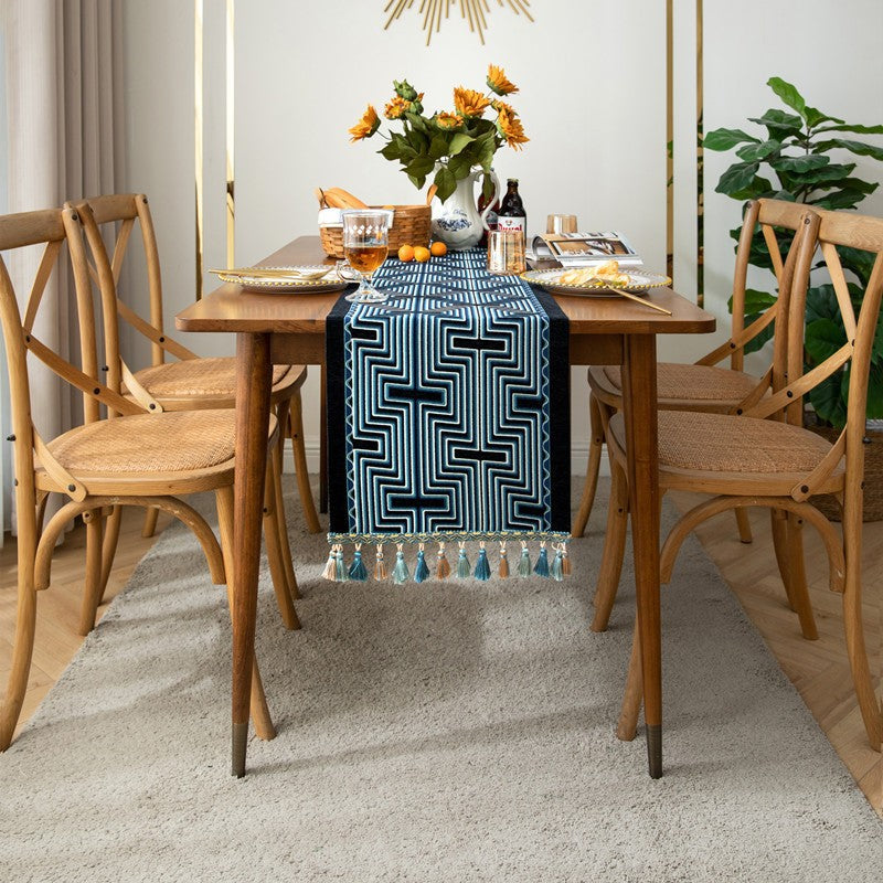 Jacquard Floral Tassel Runner
