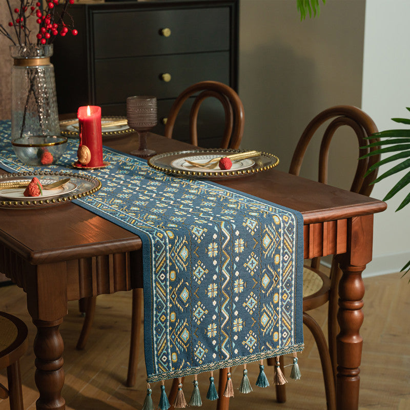 Jacquard Floral Tassel Runner