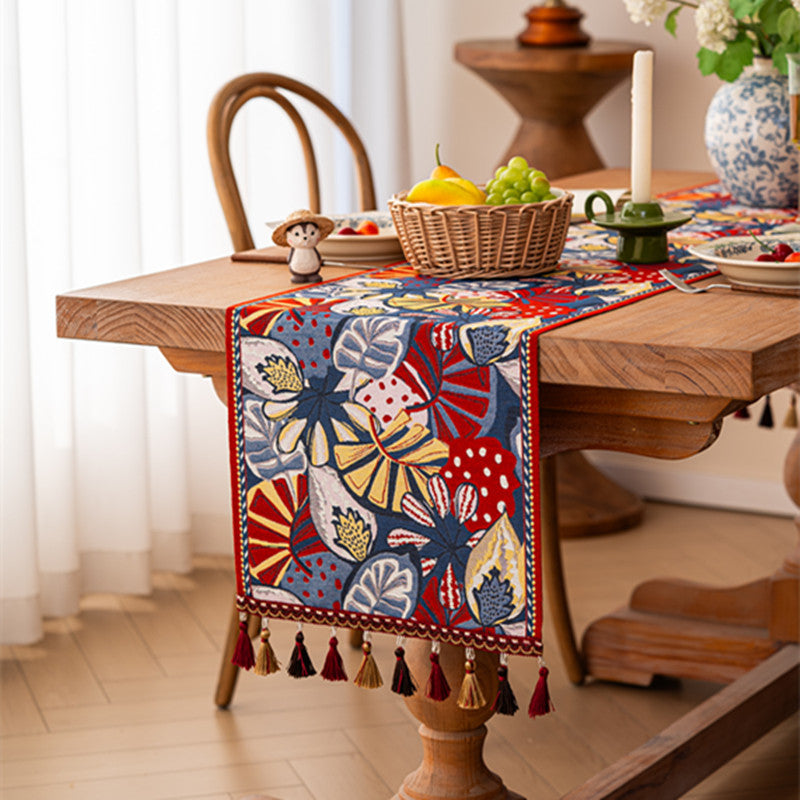 Jacquard Floral Tassel Runner