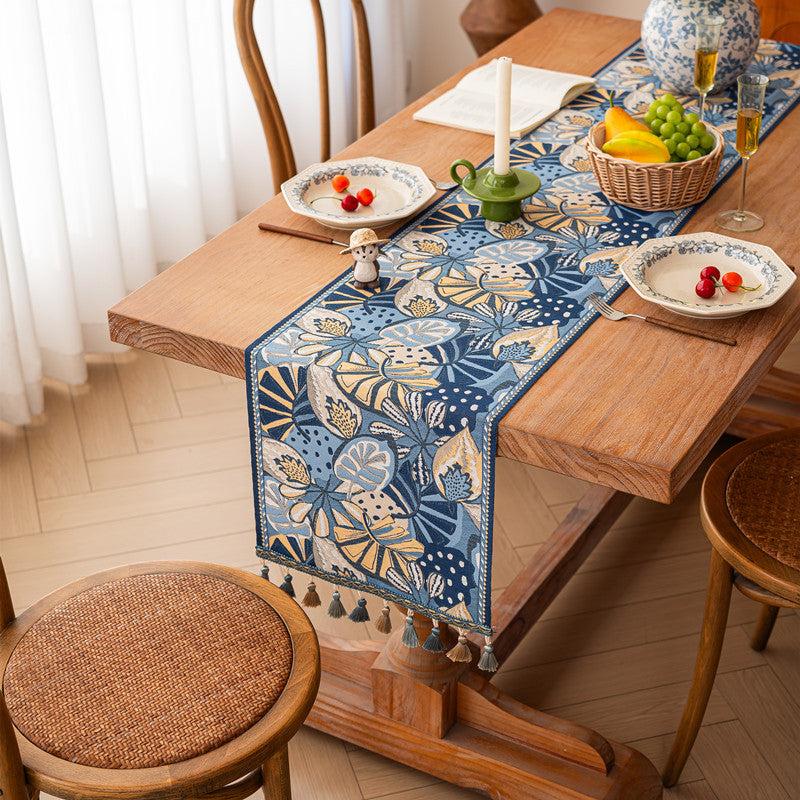 Jacquard Floral Tassel Runner