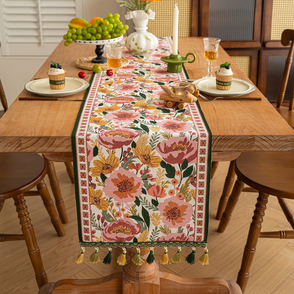 Jacquard Floral Tassel Runner