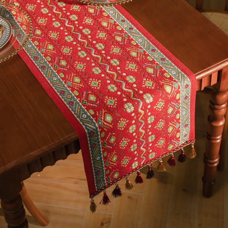 Jacquard Floral Tassel Runner