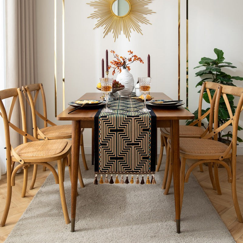 Jacquard Floral Tassel Runner