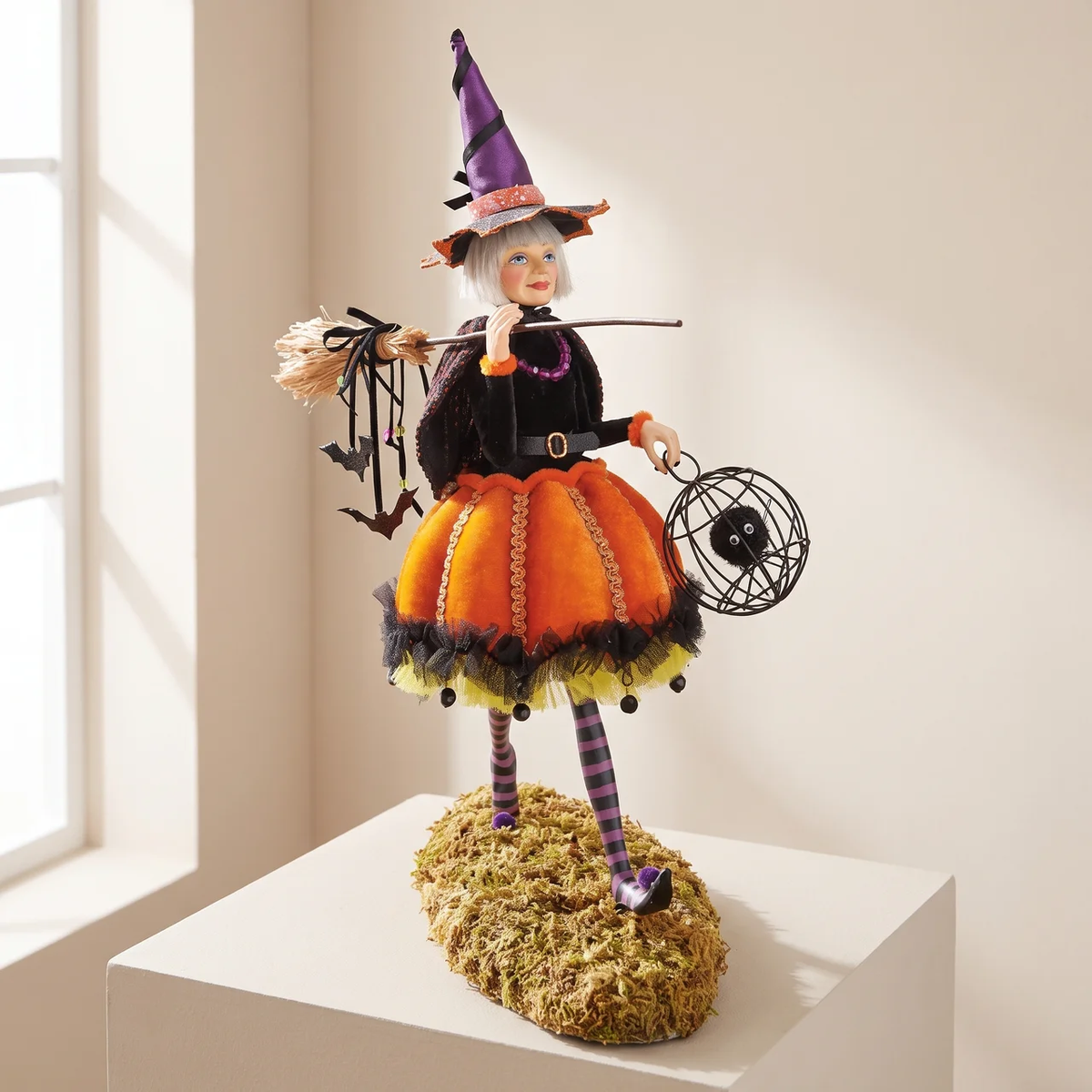 Halloween Witch Figurine Multicolor Indoor Decorative Figure