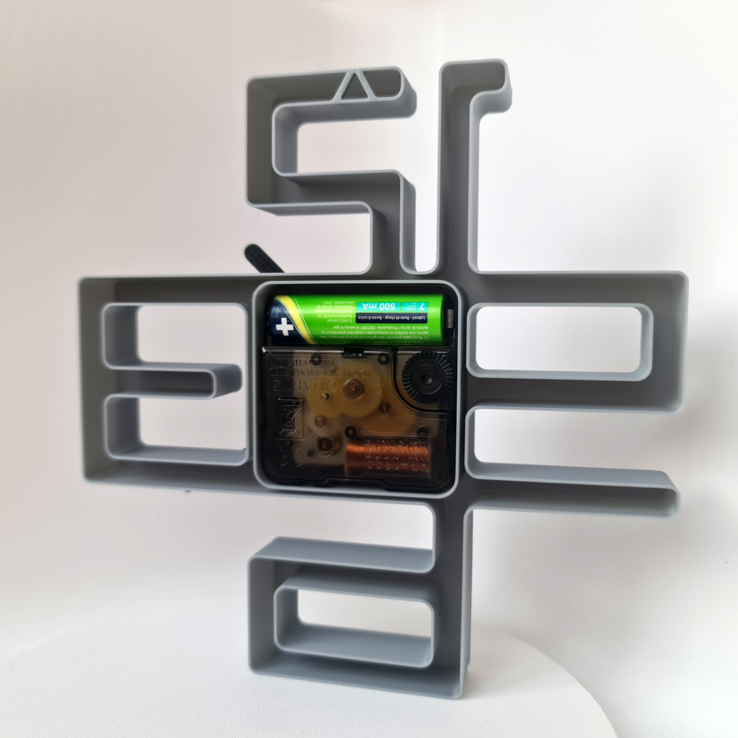 Design Clock Black/White